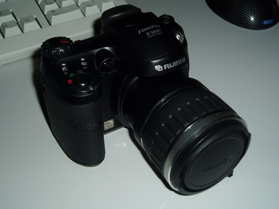 FujiFilm FinePix s5600